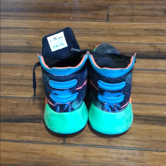 2016 men’s Hyperdunks - Picture 2 of 2